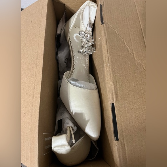 Loxley Heels - Picture 5 of 6